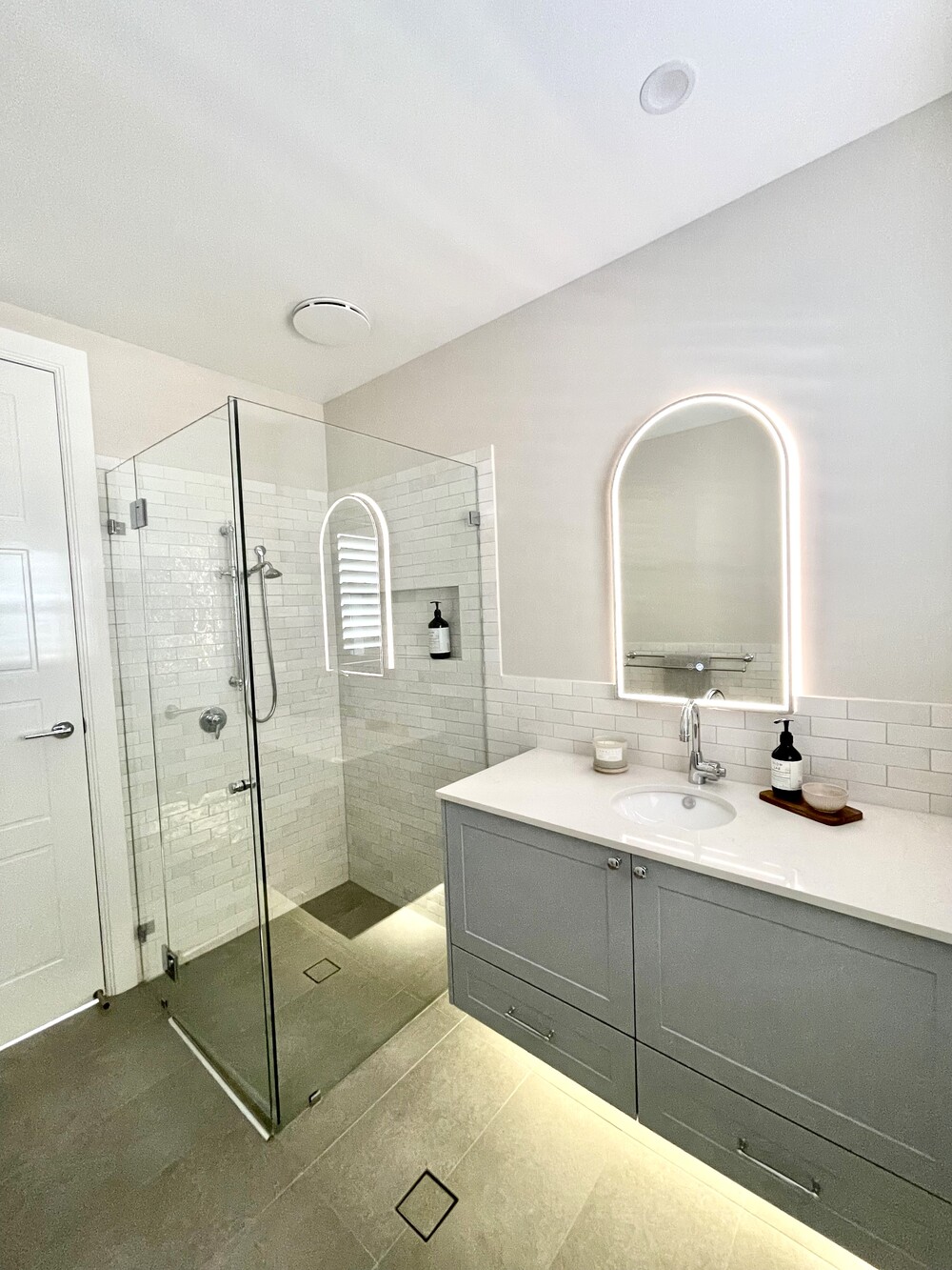Beaumont Hills Guest Bathroom (1)
