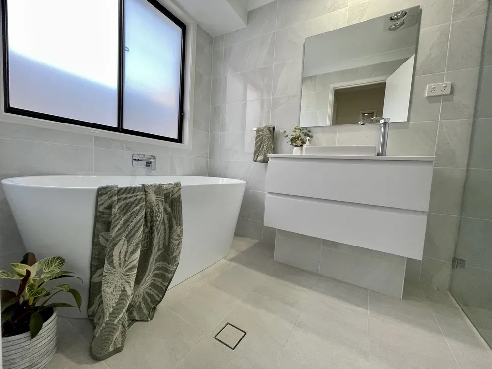 Allambie Heights Main Bathroom (1)